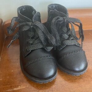 SALE 🛍️ GAP Baby Combat Boots